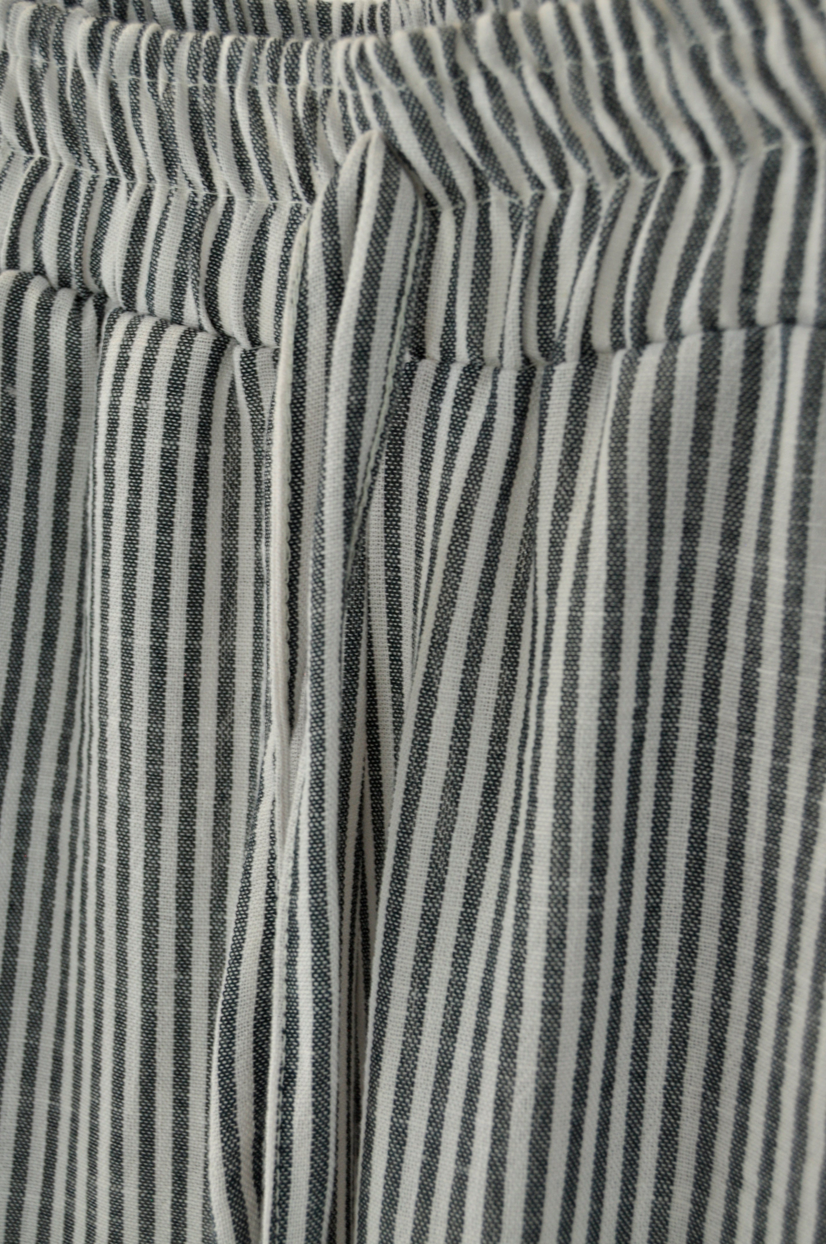 2313 Pantalón Rayado Corte Recto Con Jareta