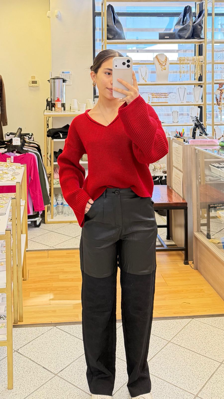 PS25890 Pantalón Mitad Vinipiel Mitad Flor Bordado