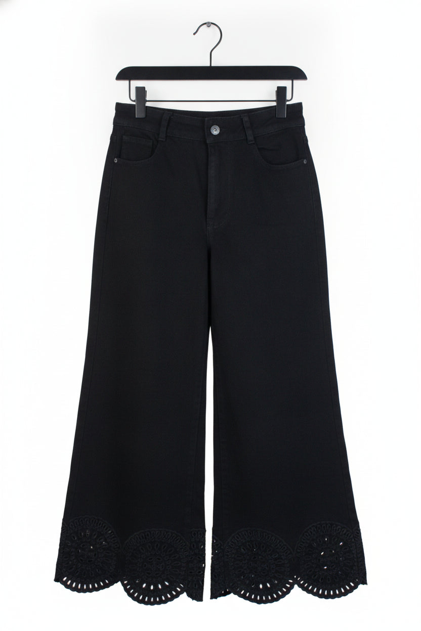 LM1100 Pantalón Pierna Ancha Bordado Inferior