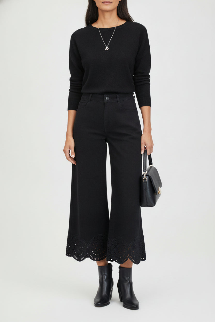 LM1100 Pantalón Pierna Ancha Bordado Inferior
