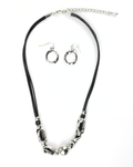 25025 collar cordón negro con piedras irregulares