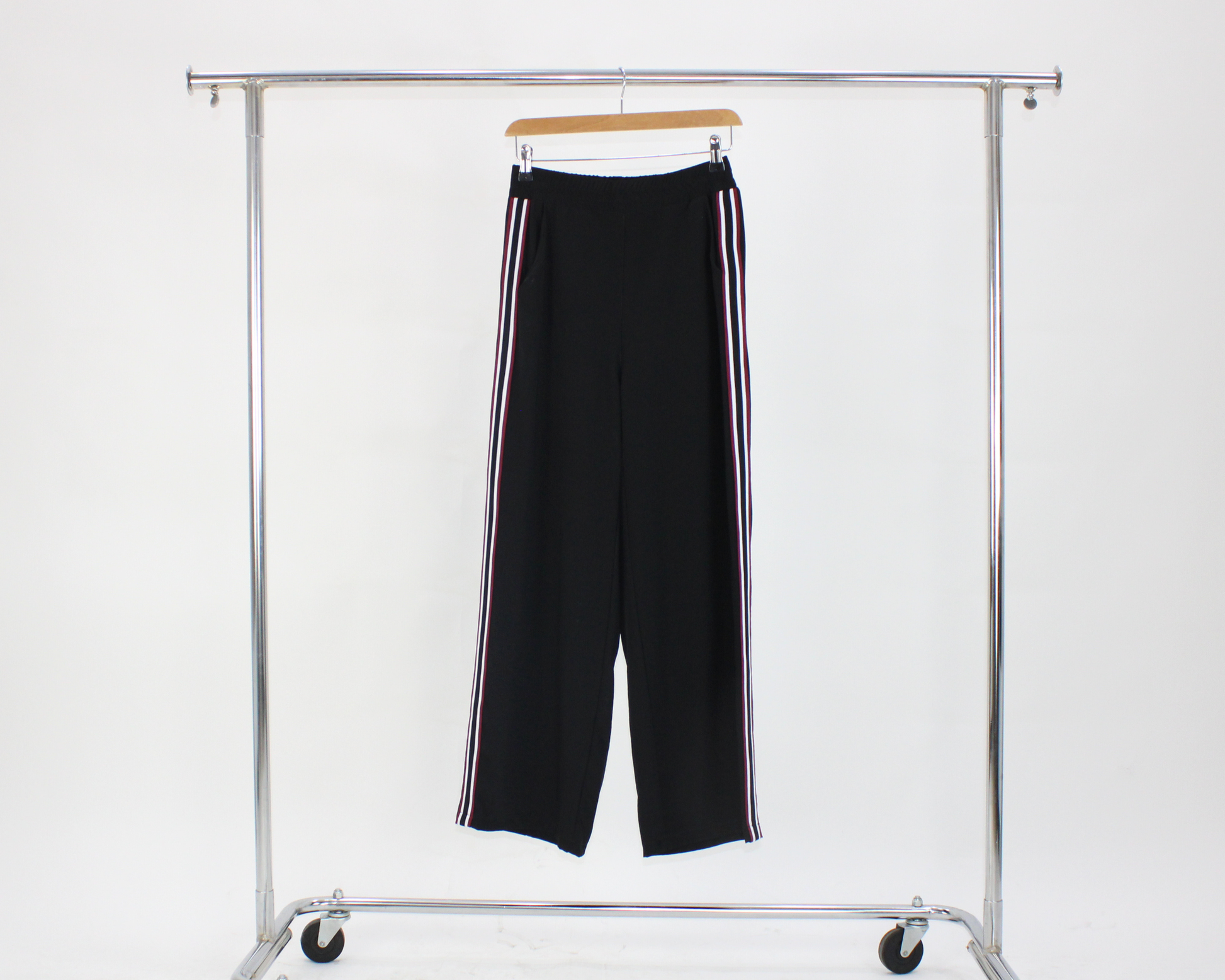 P553 Pantalon Elastico Con Cintillo Rayado Lateral