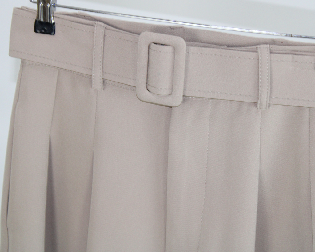 P443 Pantalon con Cinto Pierna Ancha Pinzas