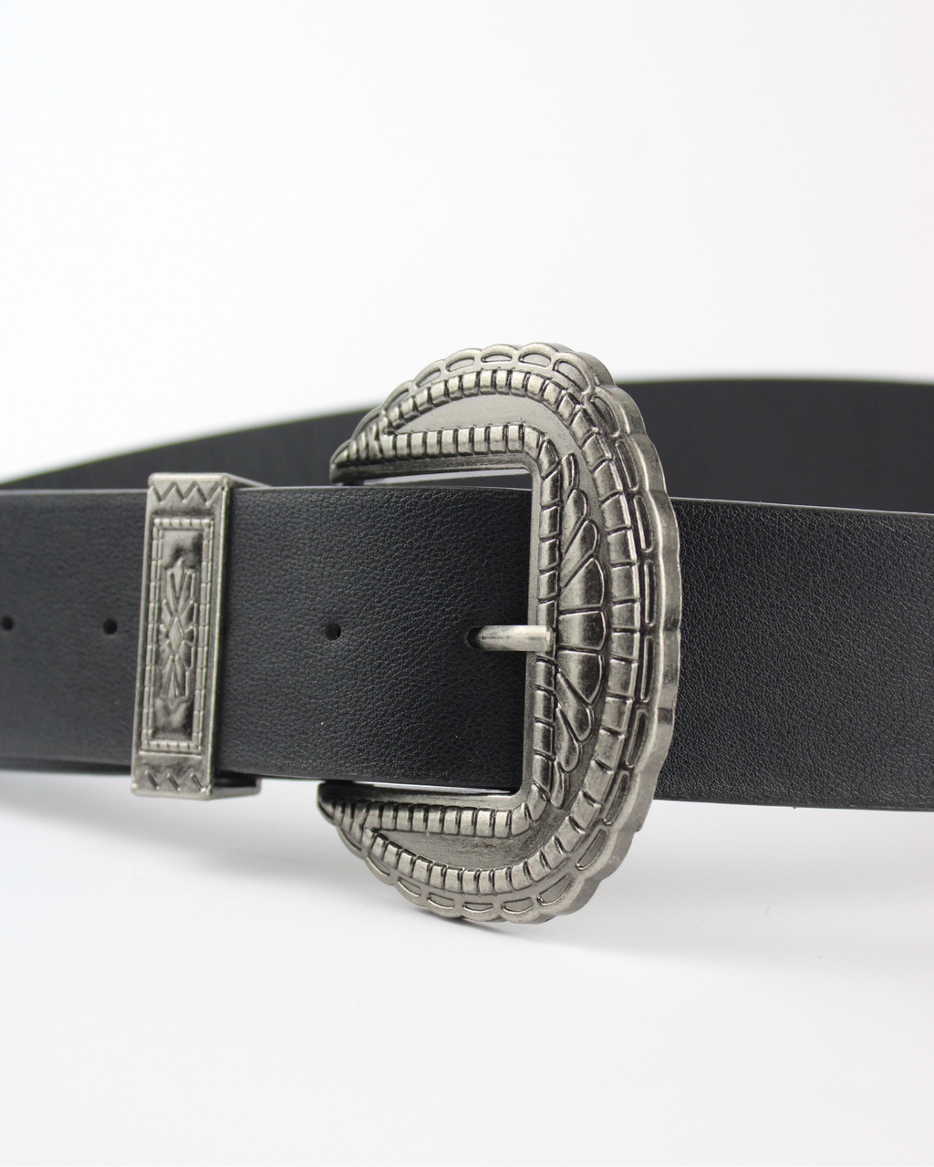 1406 Cinturón hebilla cuadrada grabada