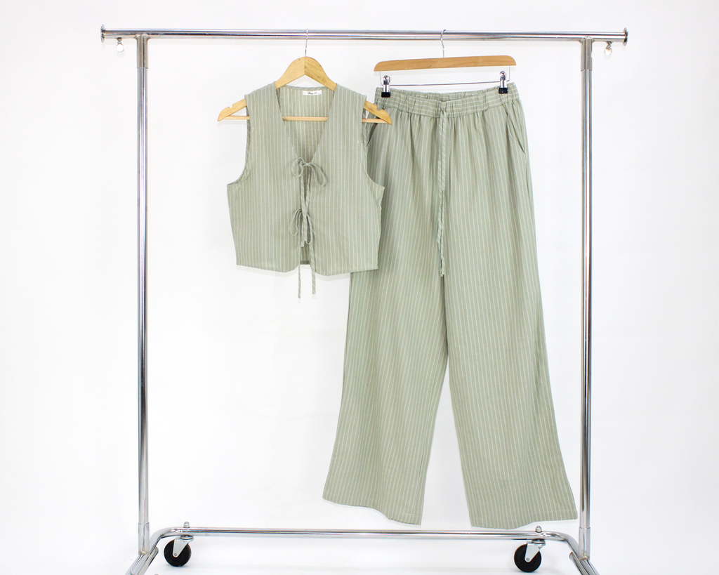 LDD1098 Conjunto De Rallas Pantalón Y Chaleco Con Listones