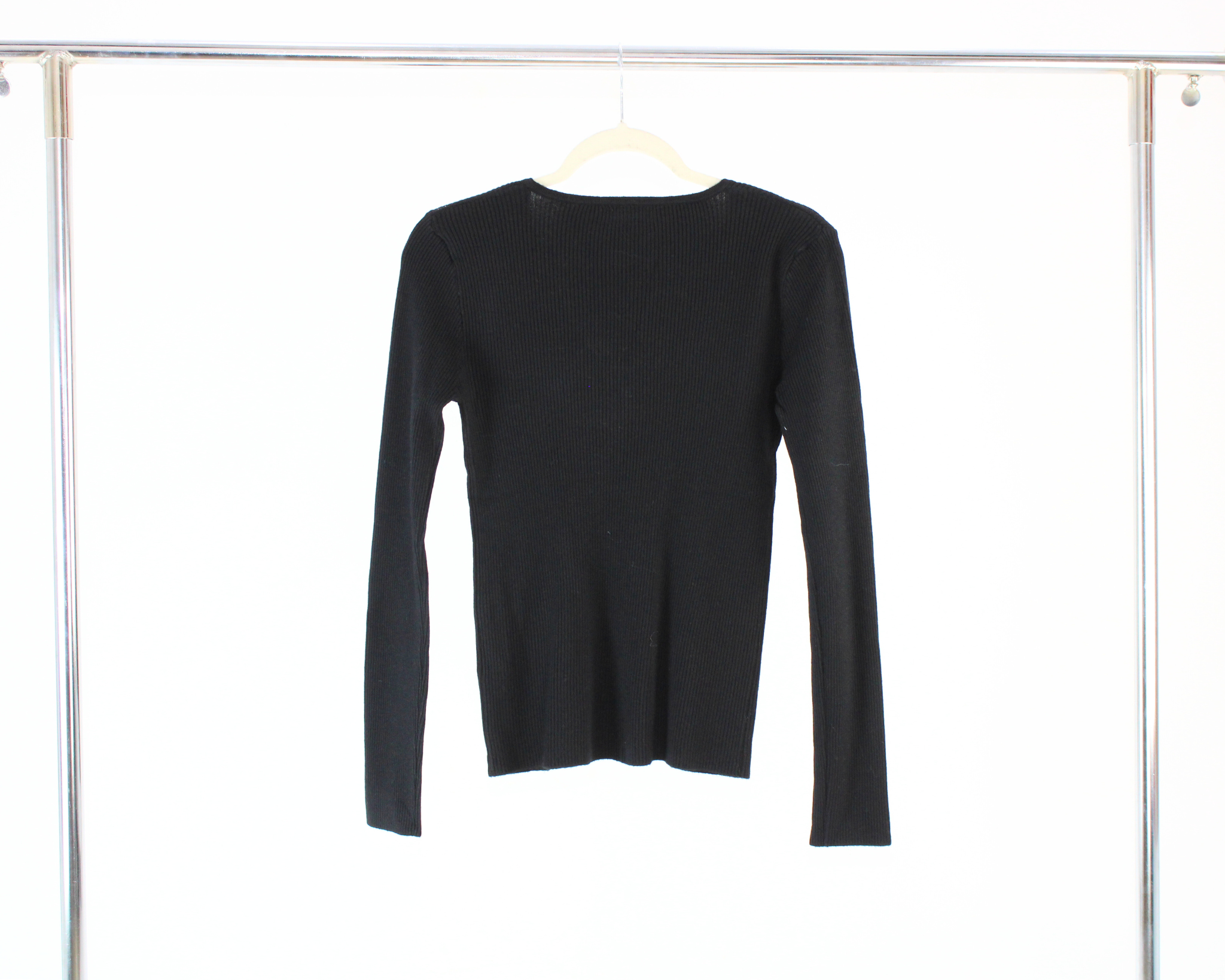 H19203 Sueter Acanalado Cuello V Hojillos con Adorno