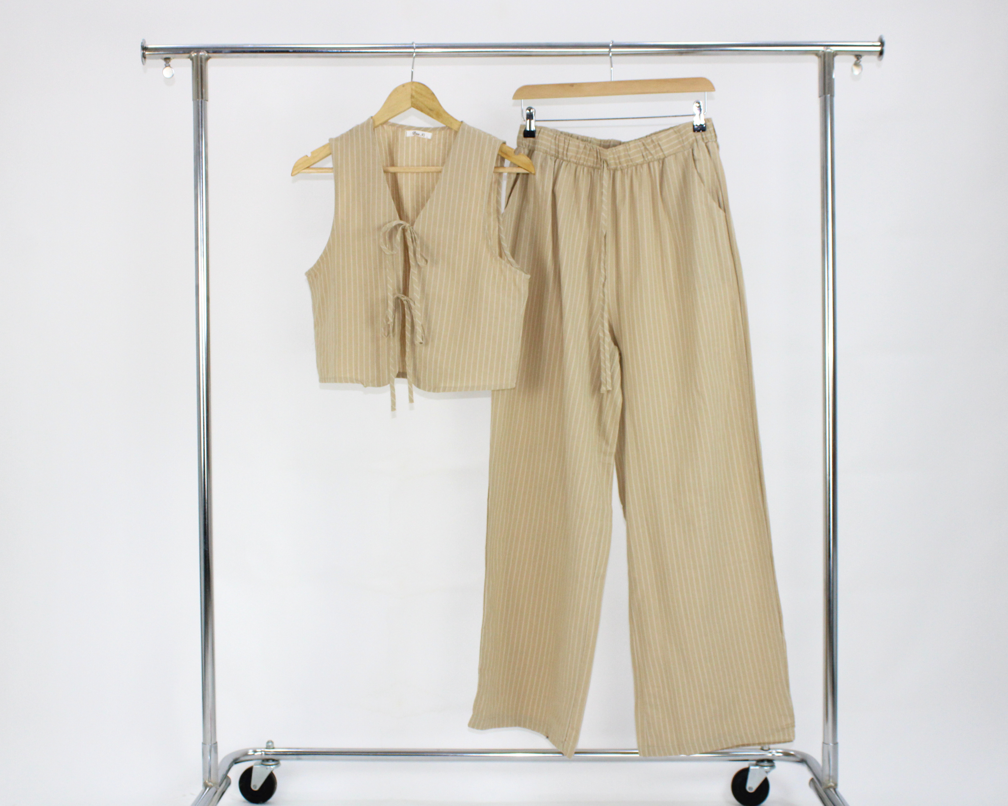 LDD1098 Conjunto De Rallas Pantalón Y Chaleco Con Listones