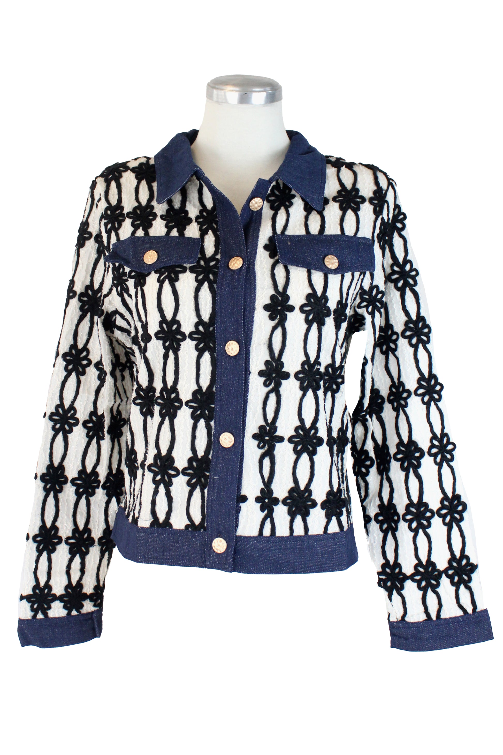 MK-0595 Camisa con Bordado de Flores y Detalles de Mezclilla