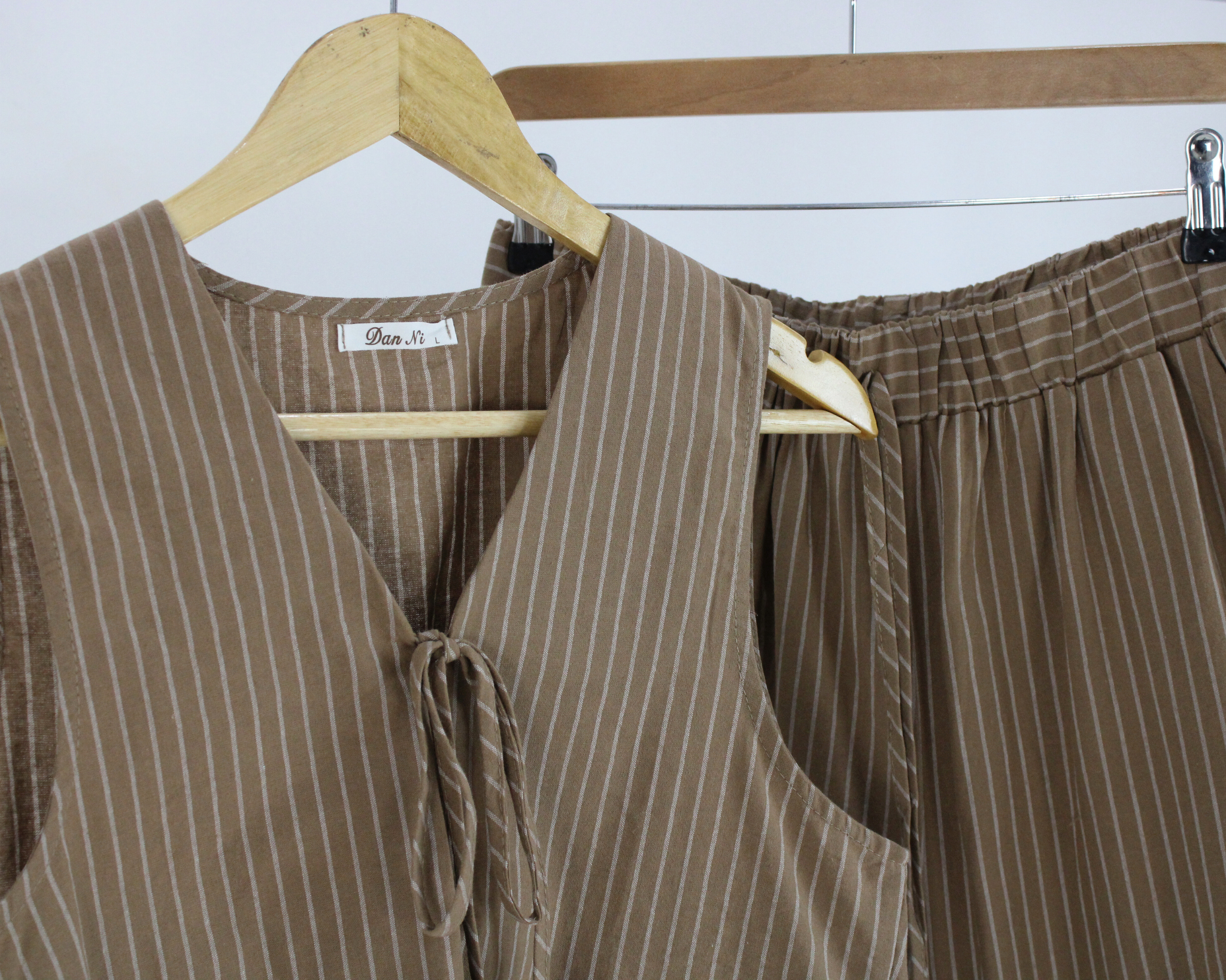 LDD1098 Conjunto De Rallas Pantalón Y Chaleco Con Listones