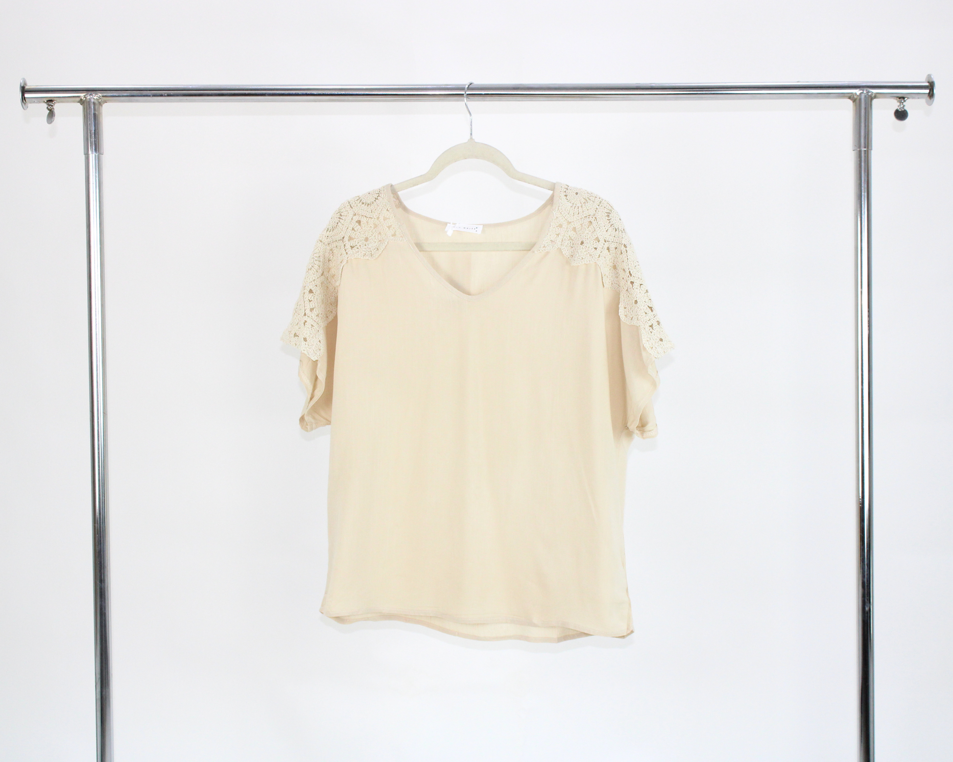 72086 Blusa tipo manta hombro bordado