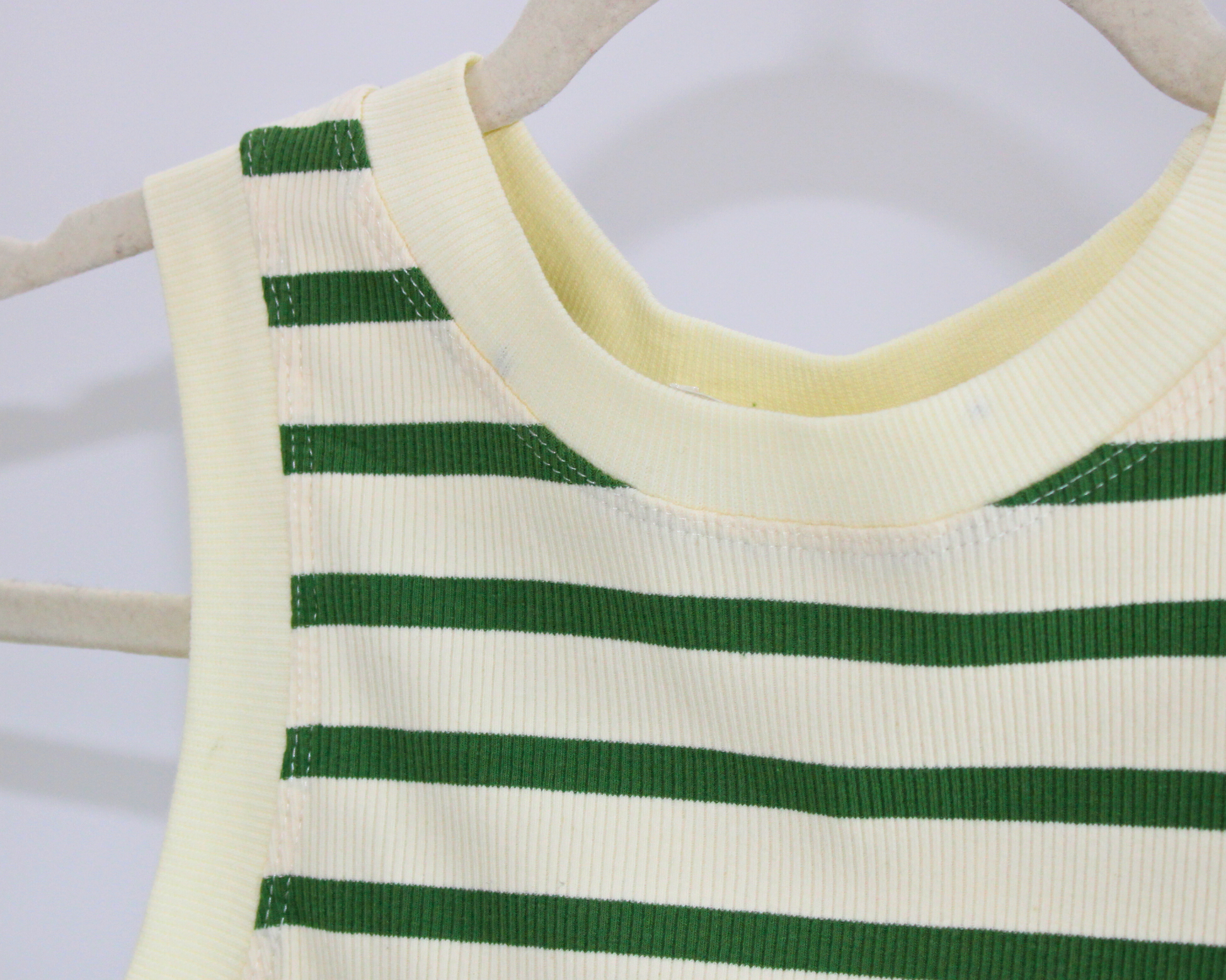 902601 Blusa básica sin mangas líneas horizontal