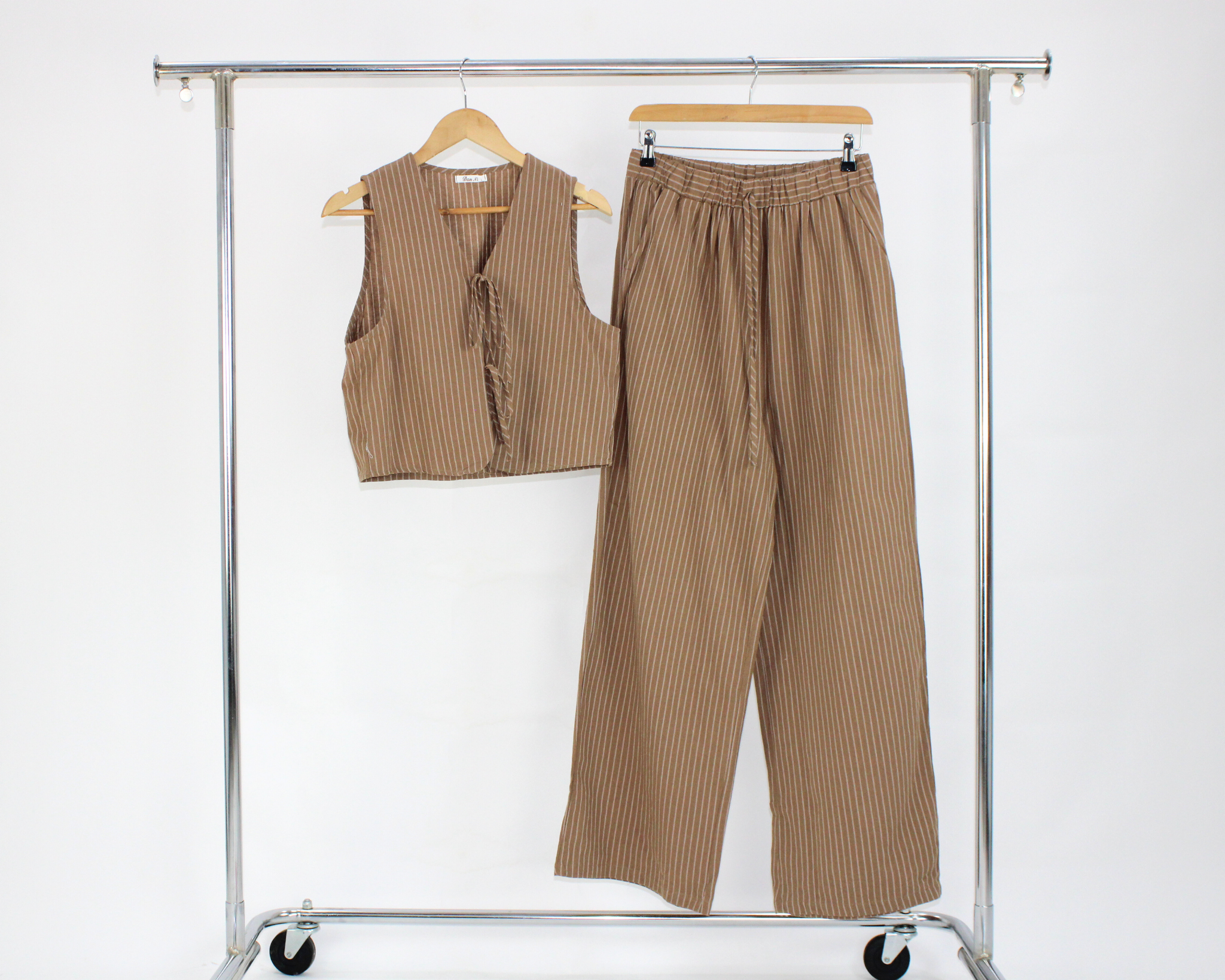 LDD1098 Conjunto De Rallas Pantalón Y Chaleco Con Listones