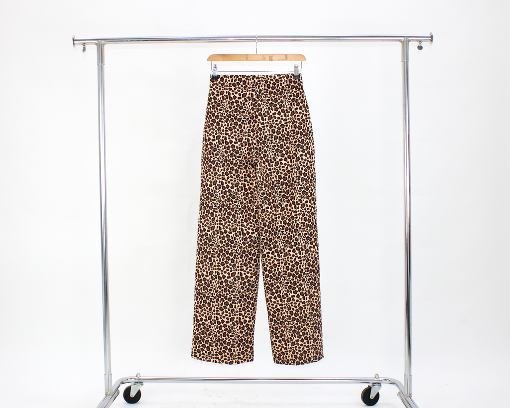 8823 Pantalon Pierna Ancha Estampado Leopardo