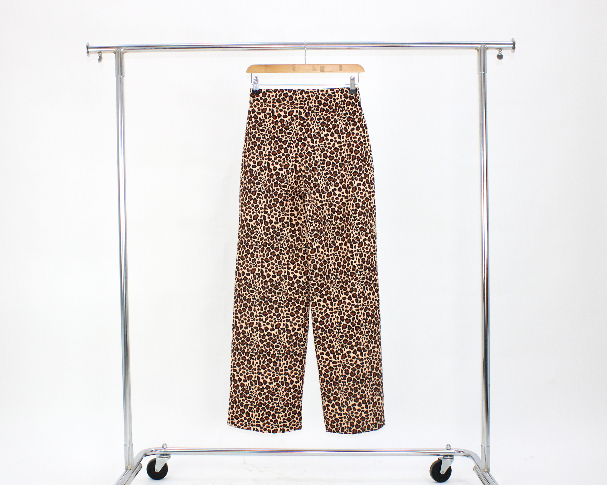 8823 Pantalon Pierna Ancha Estampado Leopardo
