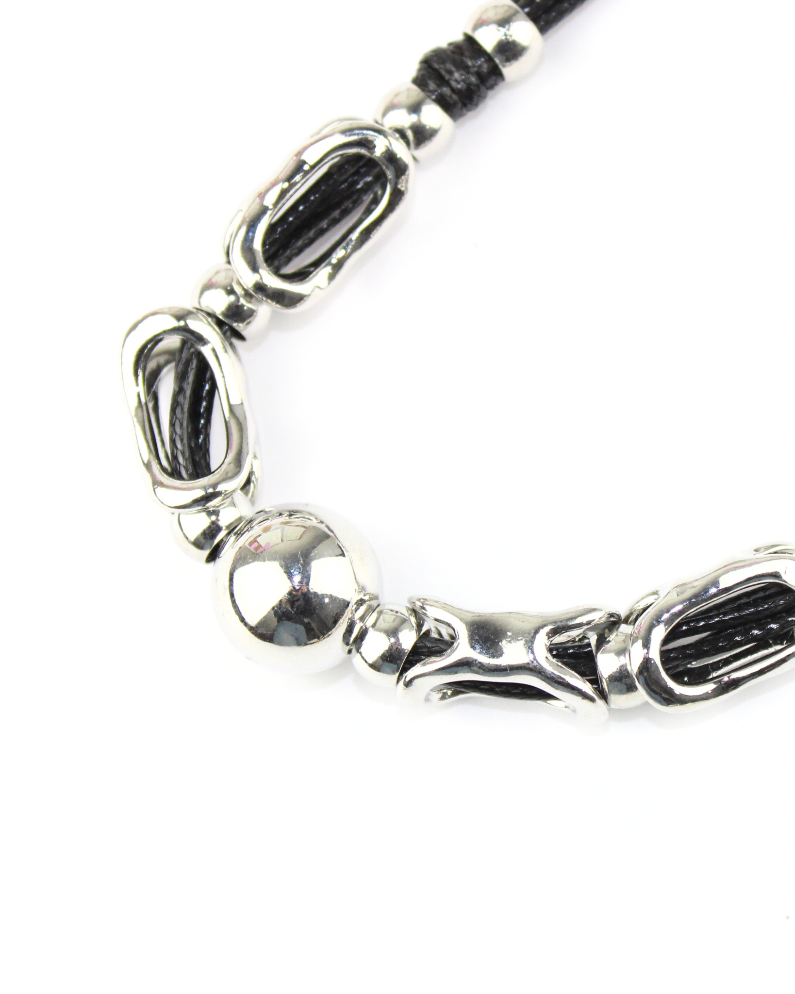 25025 collar cordón negro con piedras irregulares