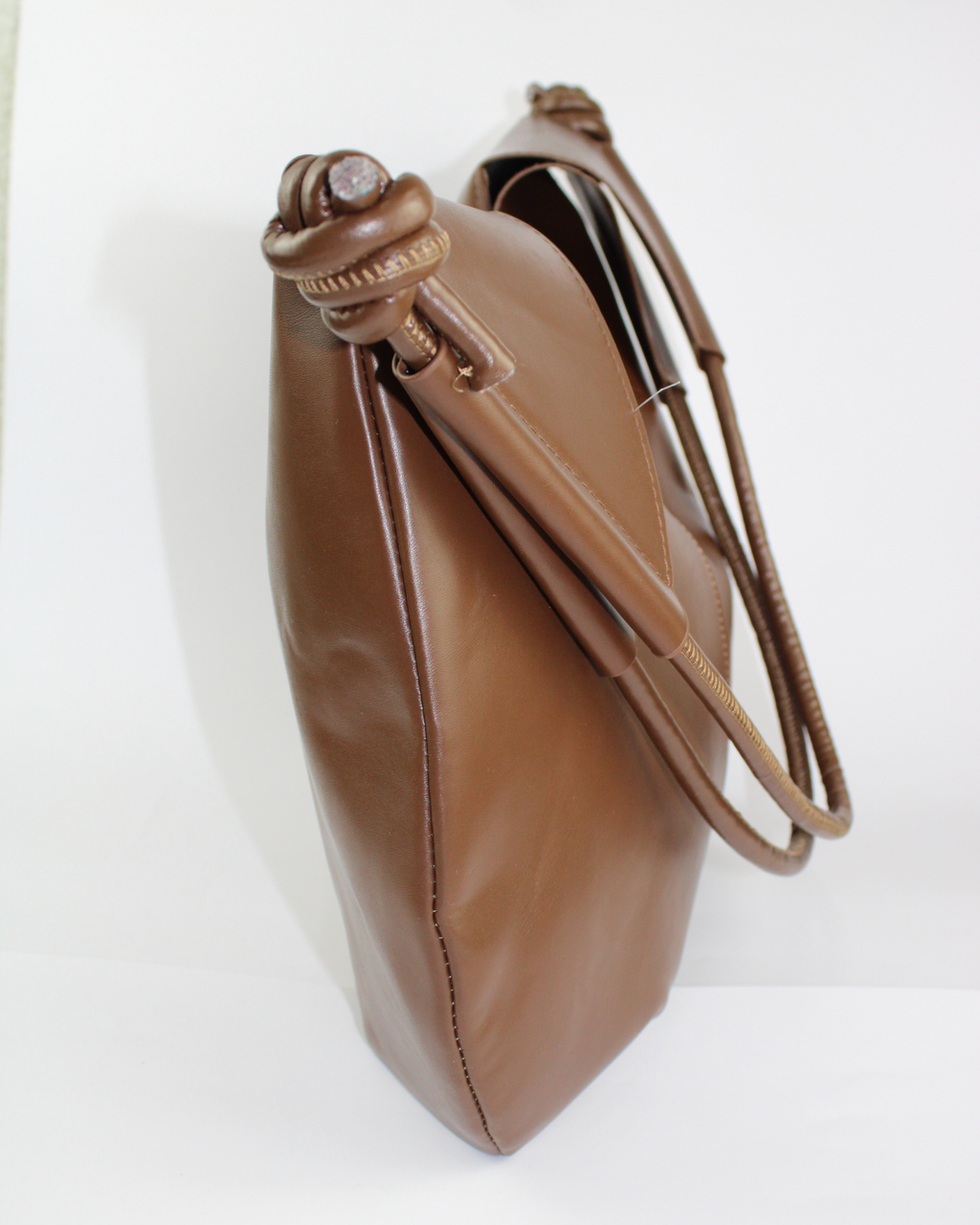 Z27 Bolso U con nudos decorativos
