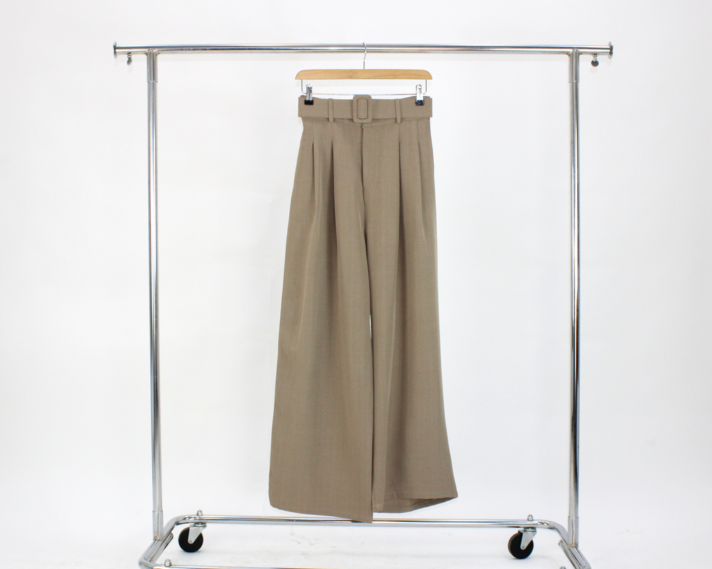 P578 Pantalon Rayado con Pinzas y Cinto