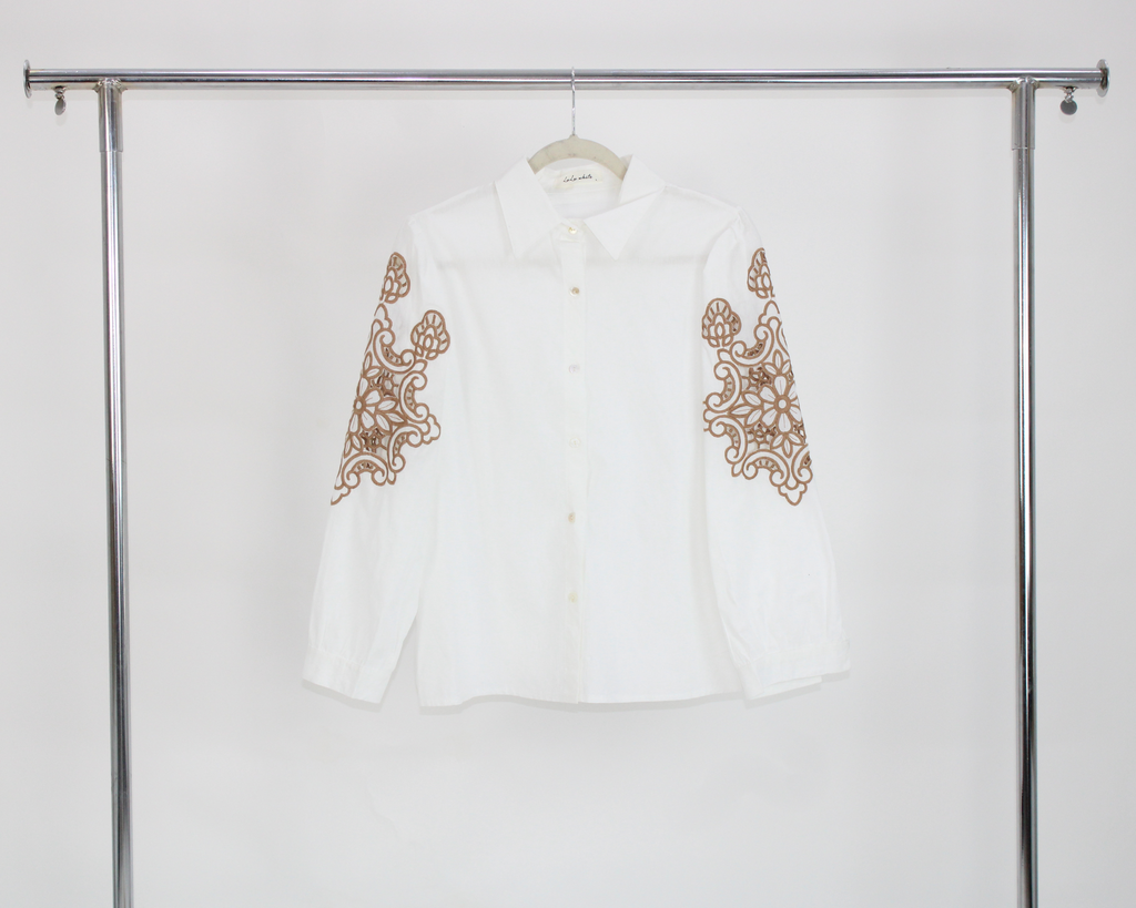 72269 Camisa tipo manta manga bordada