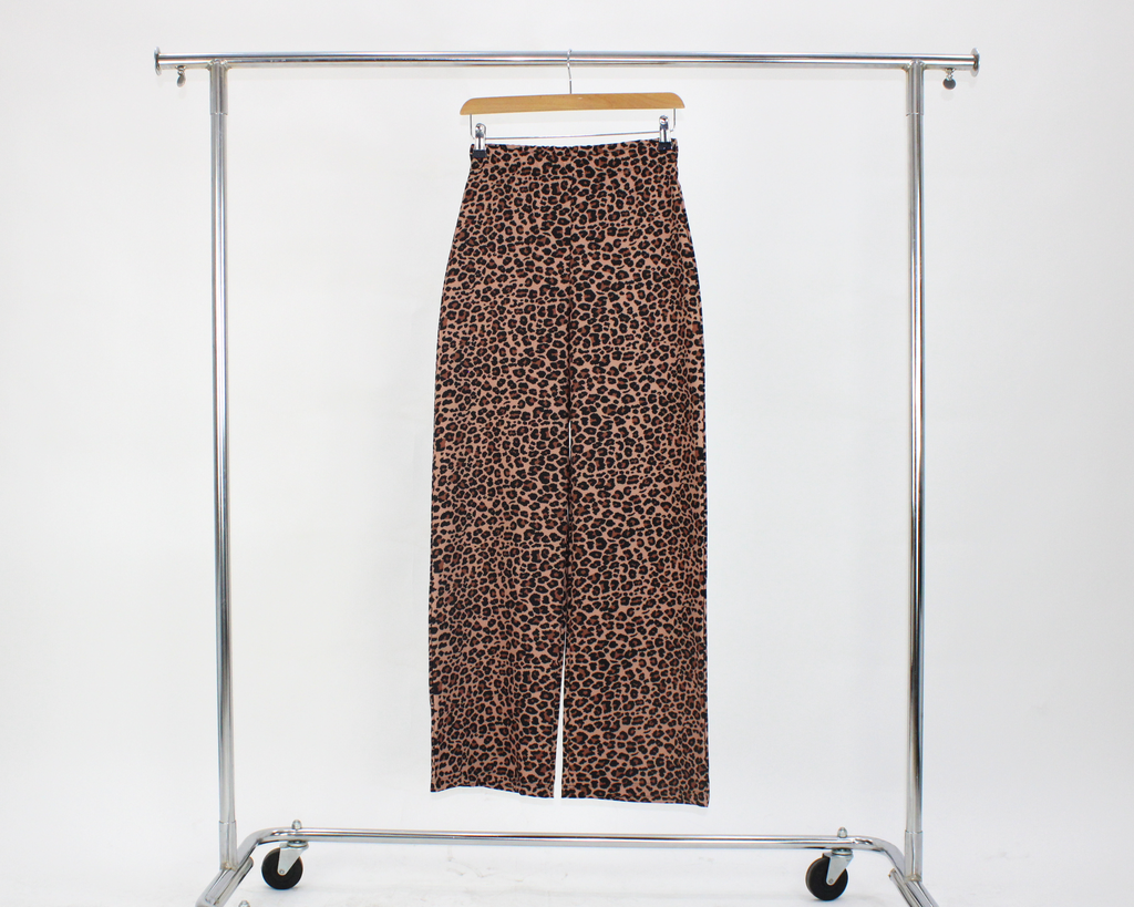 8823 Pantalon Pierna Ancha Estampado Leopardo