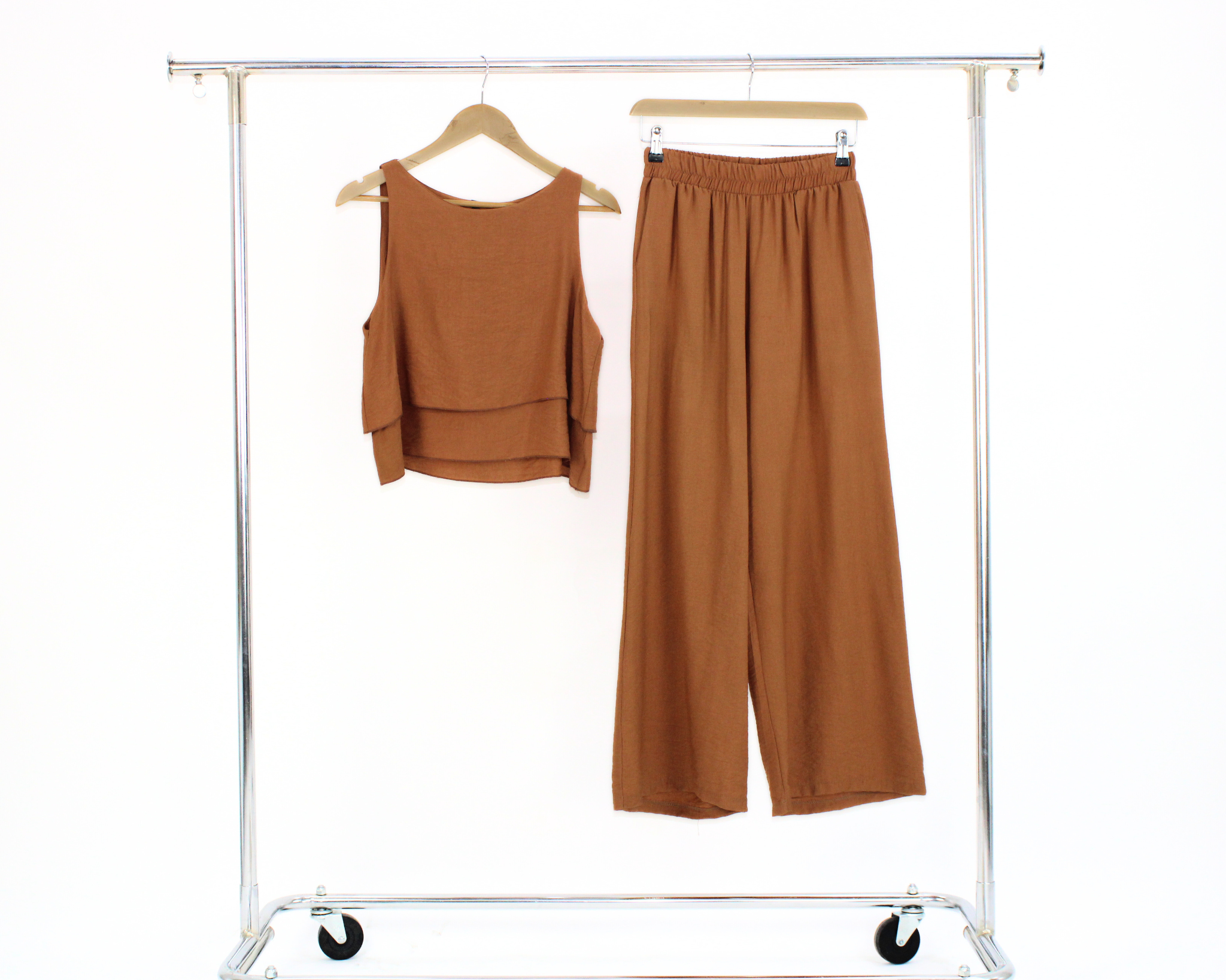 1064DLSJ Conjunto Pantalon y Blusa Doble Caida Sin Manga