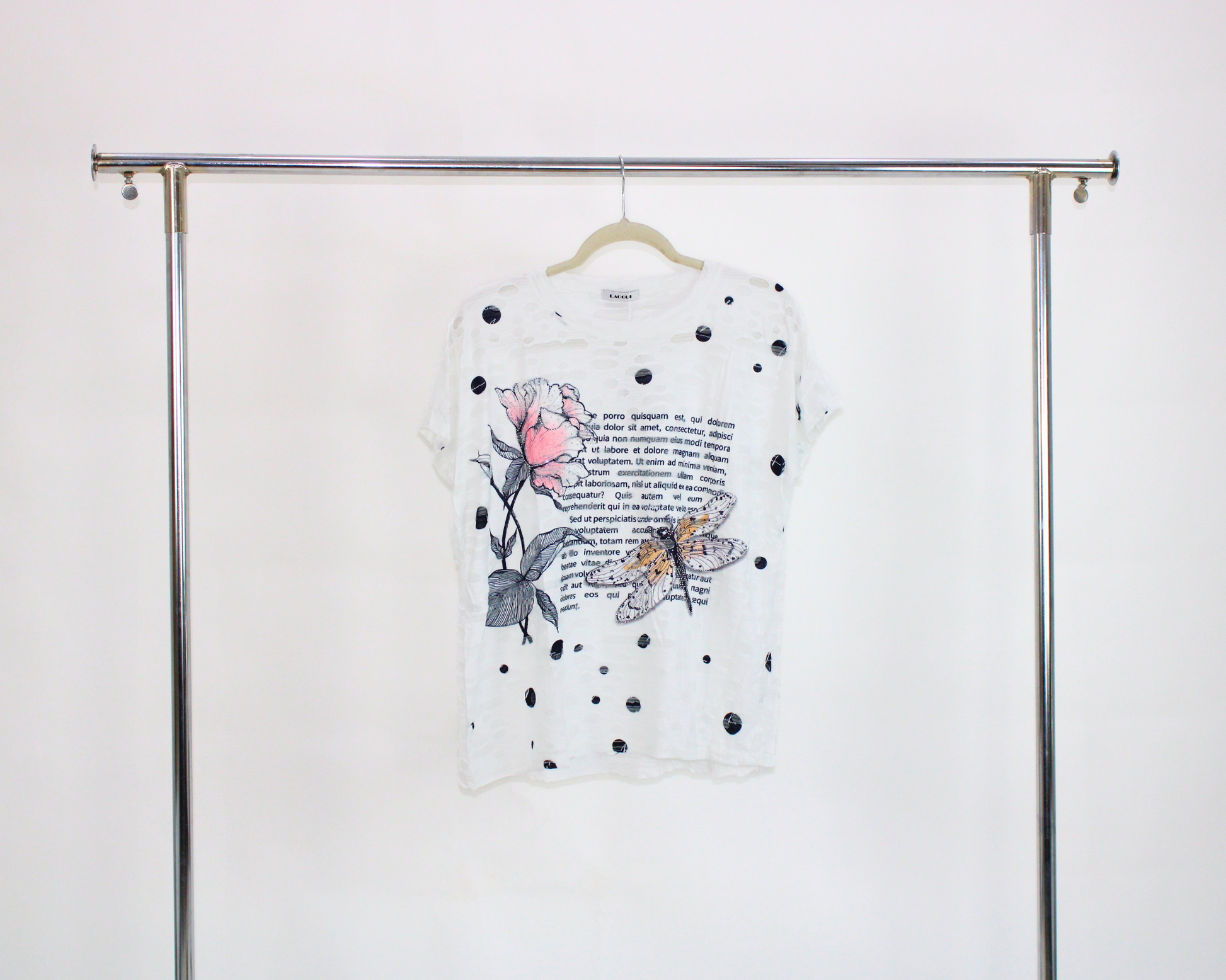YA005 Blusa efecto roto piedra y frase