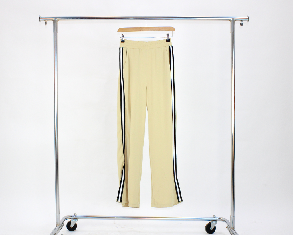 P553 Pantalon Elastico Con Cintillo Rayado Lateral