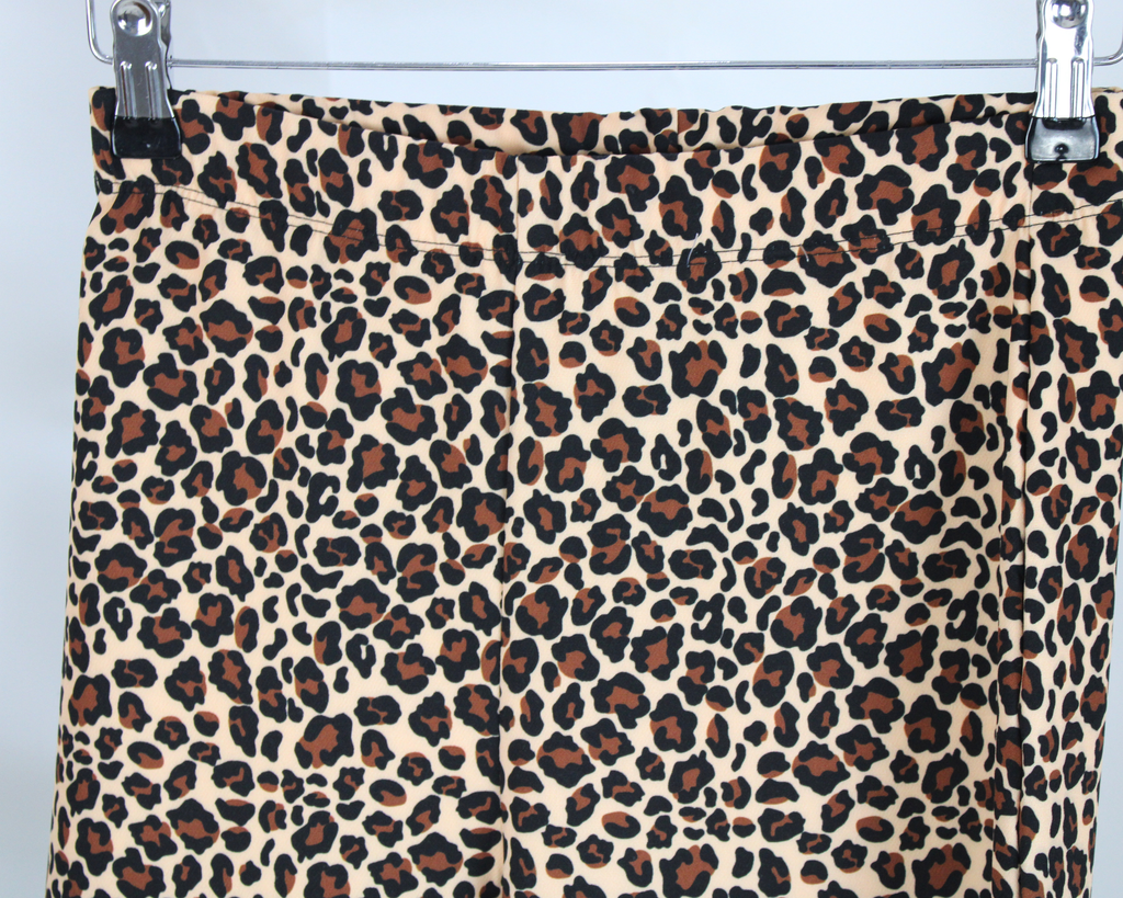 8823 Pantalon Pierna Ancha Estampado Leopardo