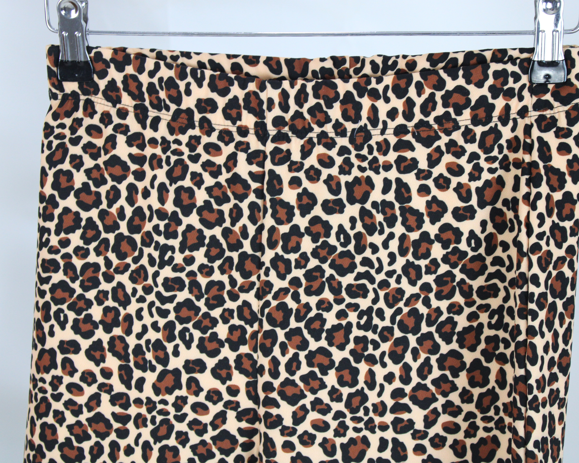 8823 Pantalon Pierna Ancha Estampado Leopardo
