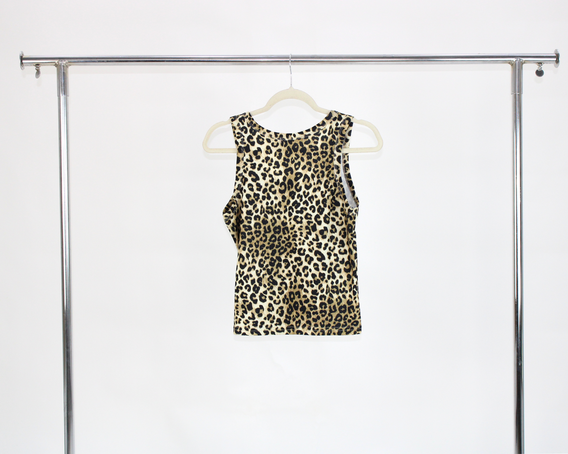 90720 Blusa básica sin manga estampado leopardo