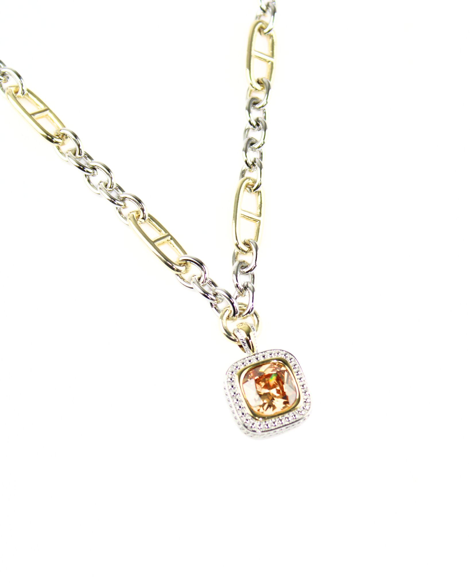 2603 Cadena con dije piedra cuadrada