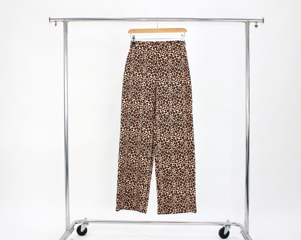 8823 Pantalon Pierna Ancha Estampado Leopardo