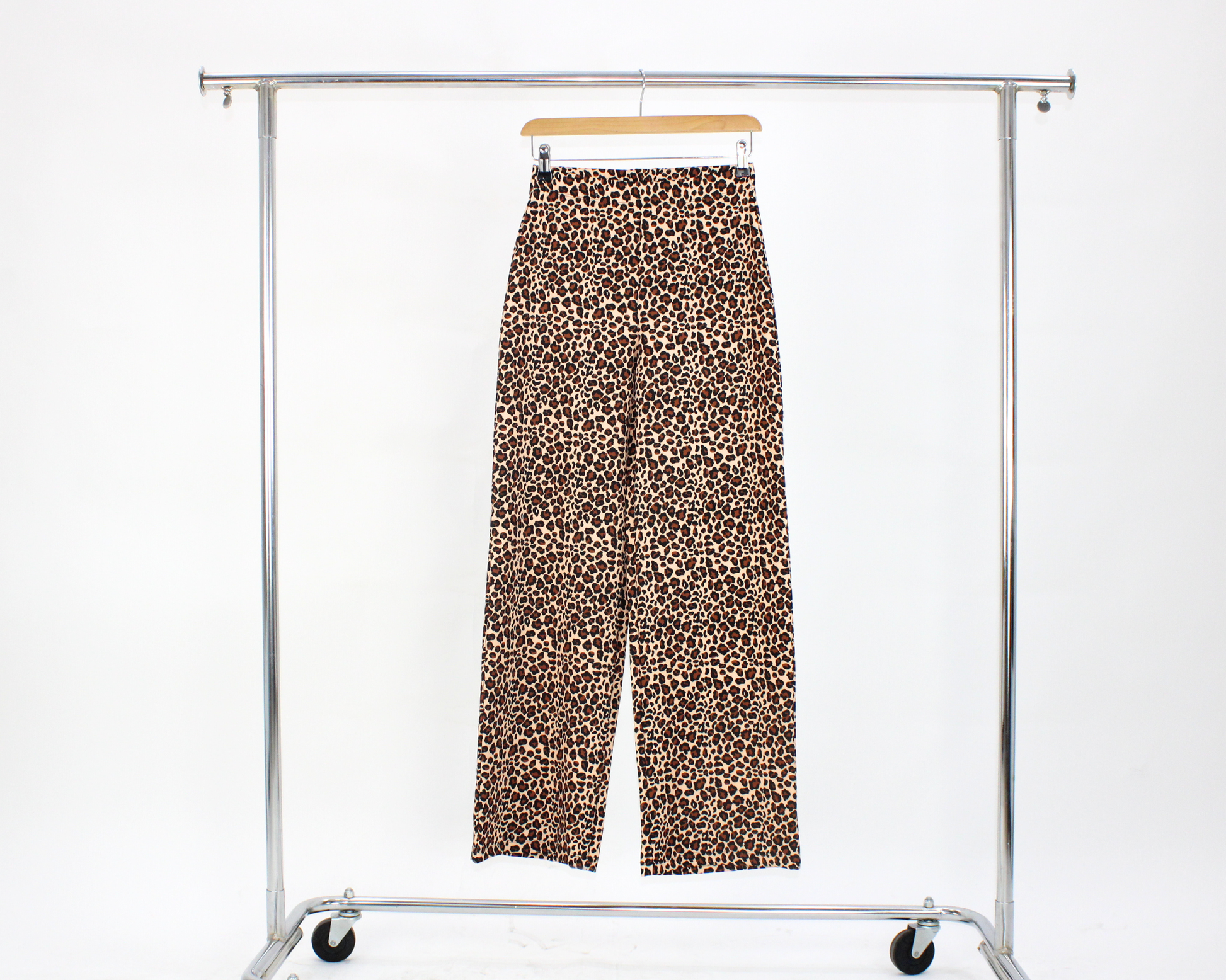 8823 Pantalon Pierna Ancha Estampado Leopardo