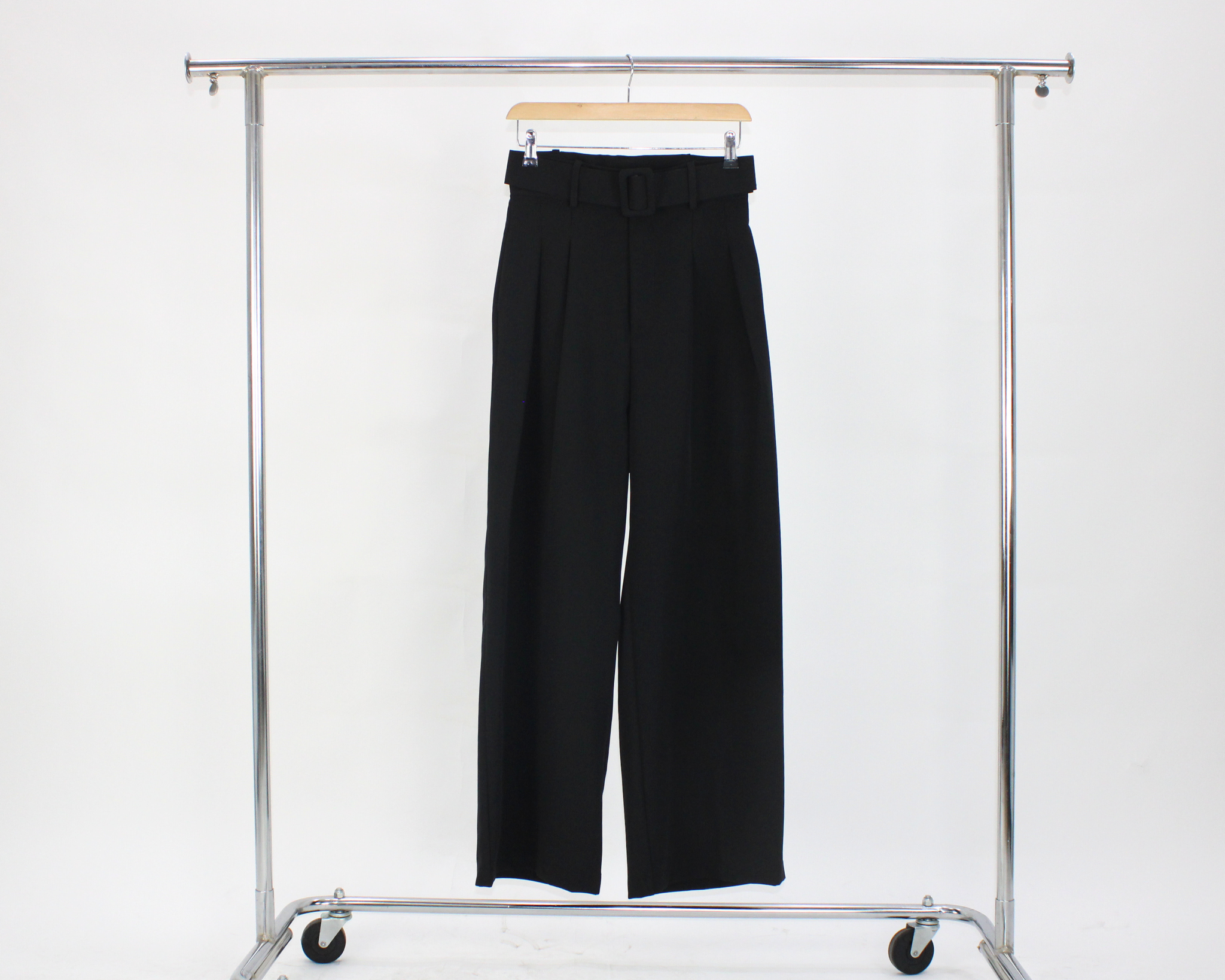 P443 Pantalon con Cinto Pierna Ancha Pinzas