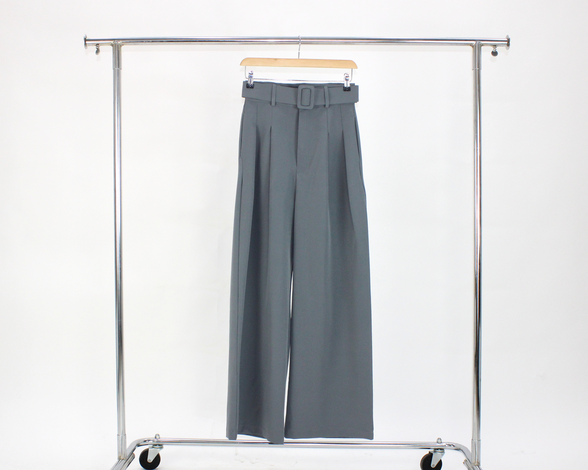 P443 Pantalon con Cinto Pierna Ancha Pinzas