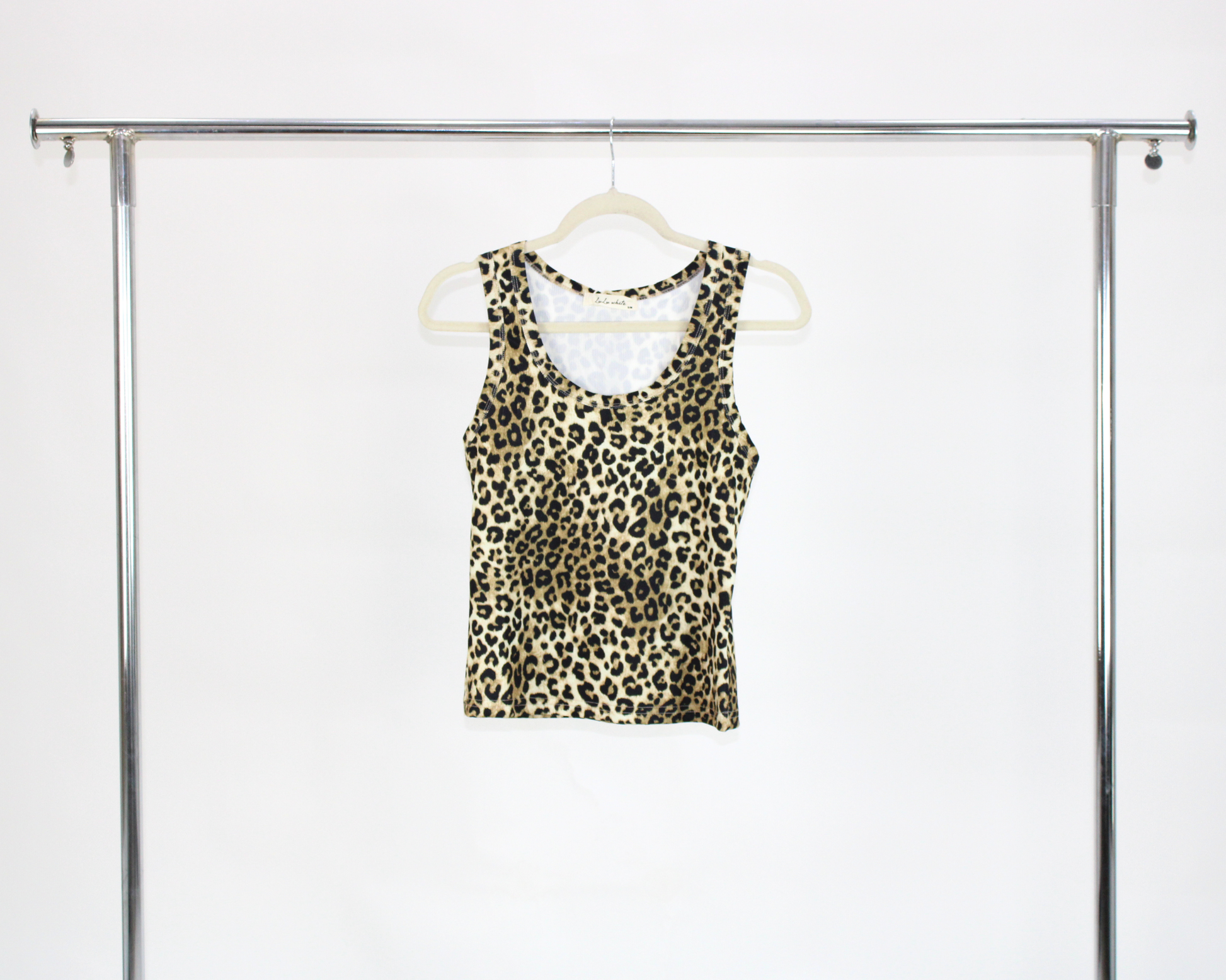 90720 Blusa básica sin manga estampado leopardo