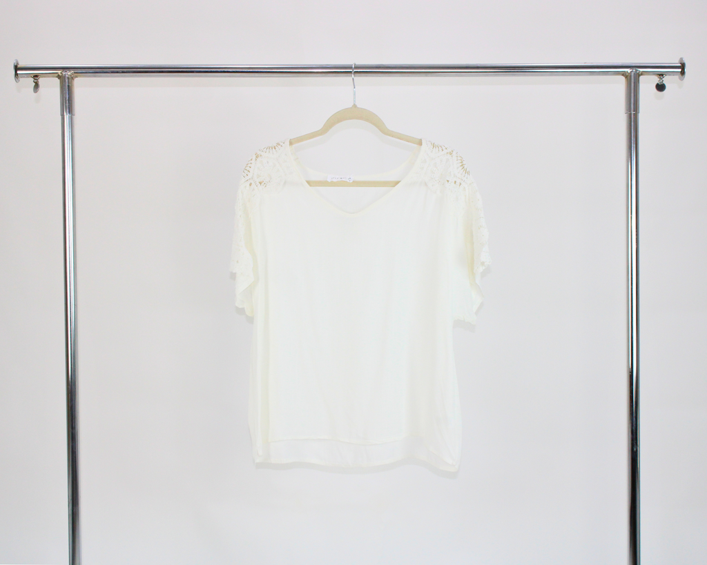 72086 Blusa tipo manta hombro bordado