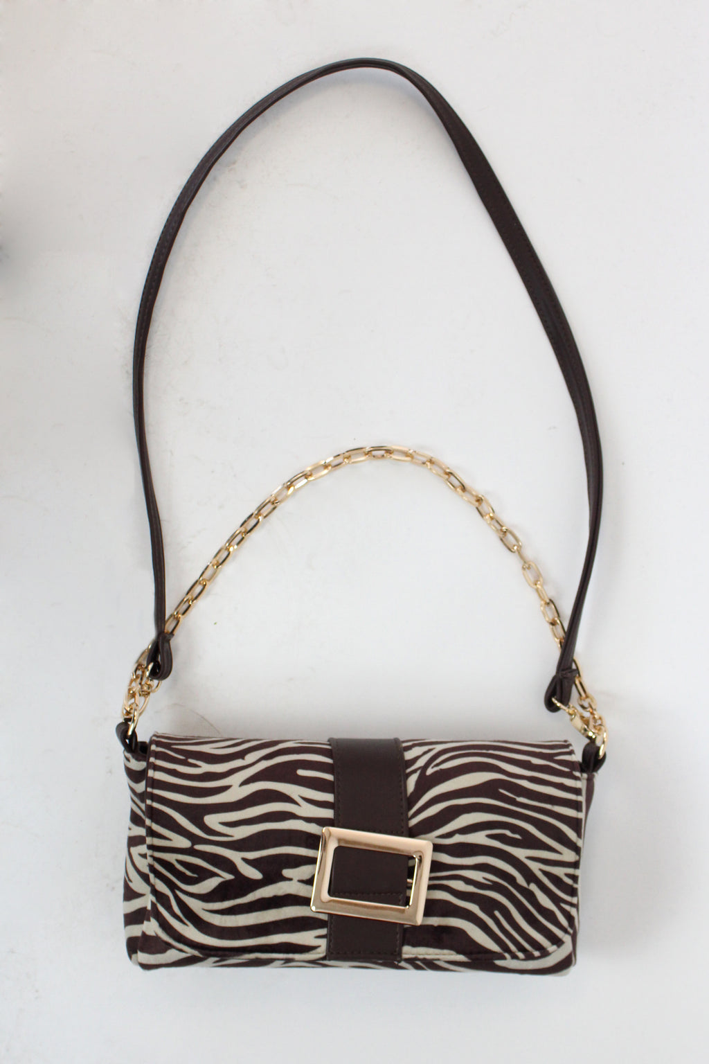 2148 Bolsa Rectangular Zebra Cafe Terciopelo y Hebilla