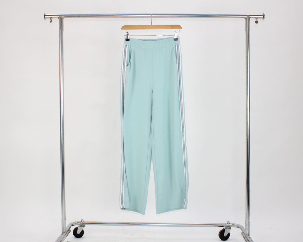 P553 Pantalon Elastico Con Cintillo Rayado Lateral