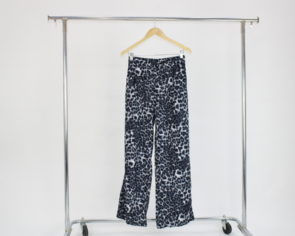 JR24803 Pantalon Estampado Animal P. mitad Pretina