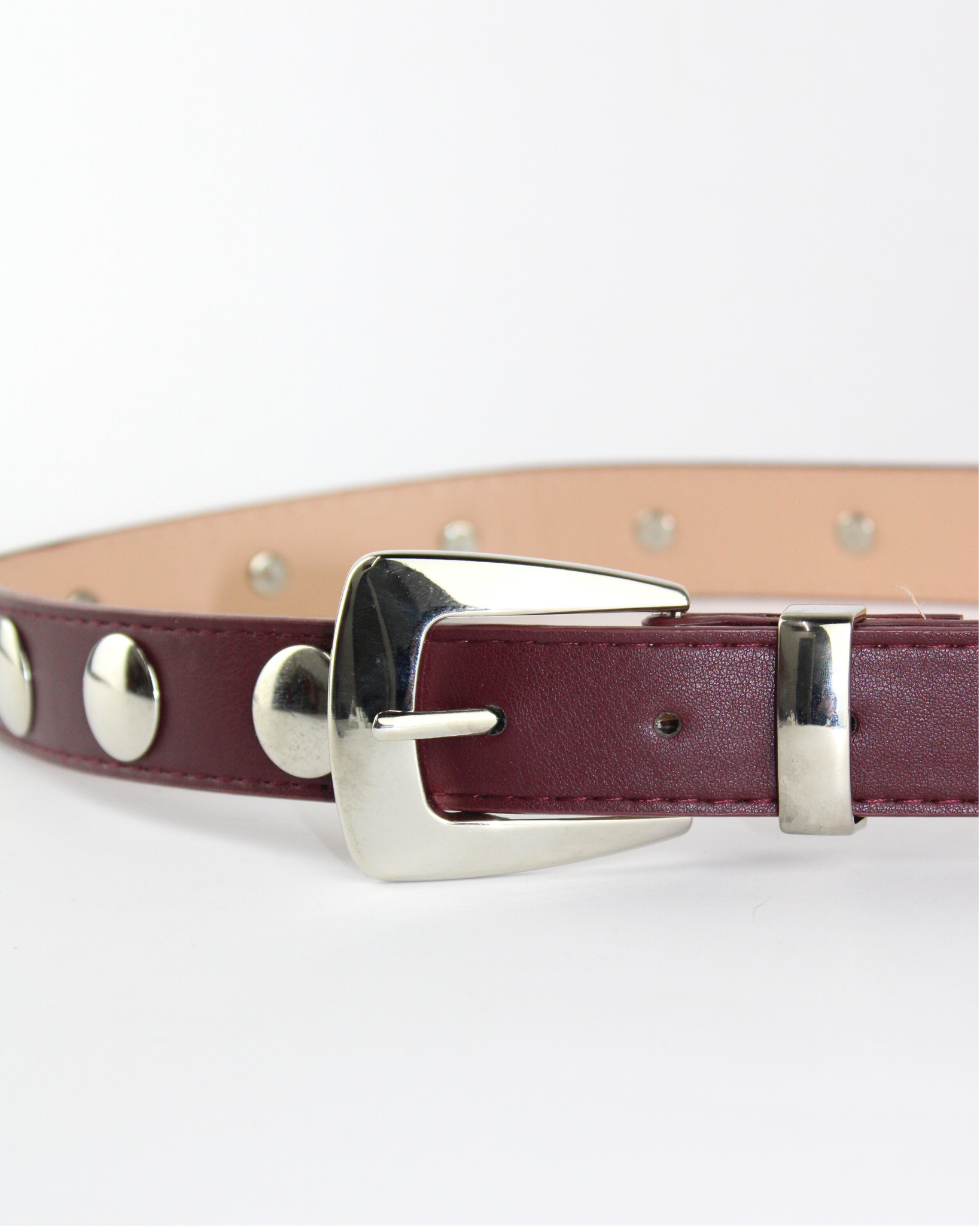 27023 Cinto mega estoperoles hebilla cuadrada