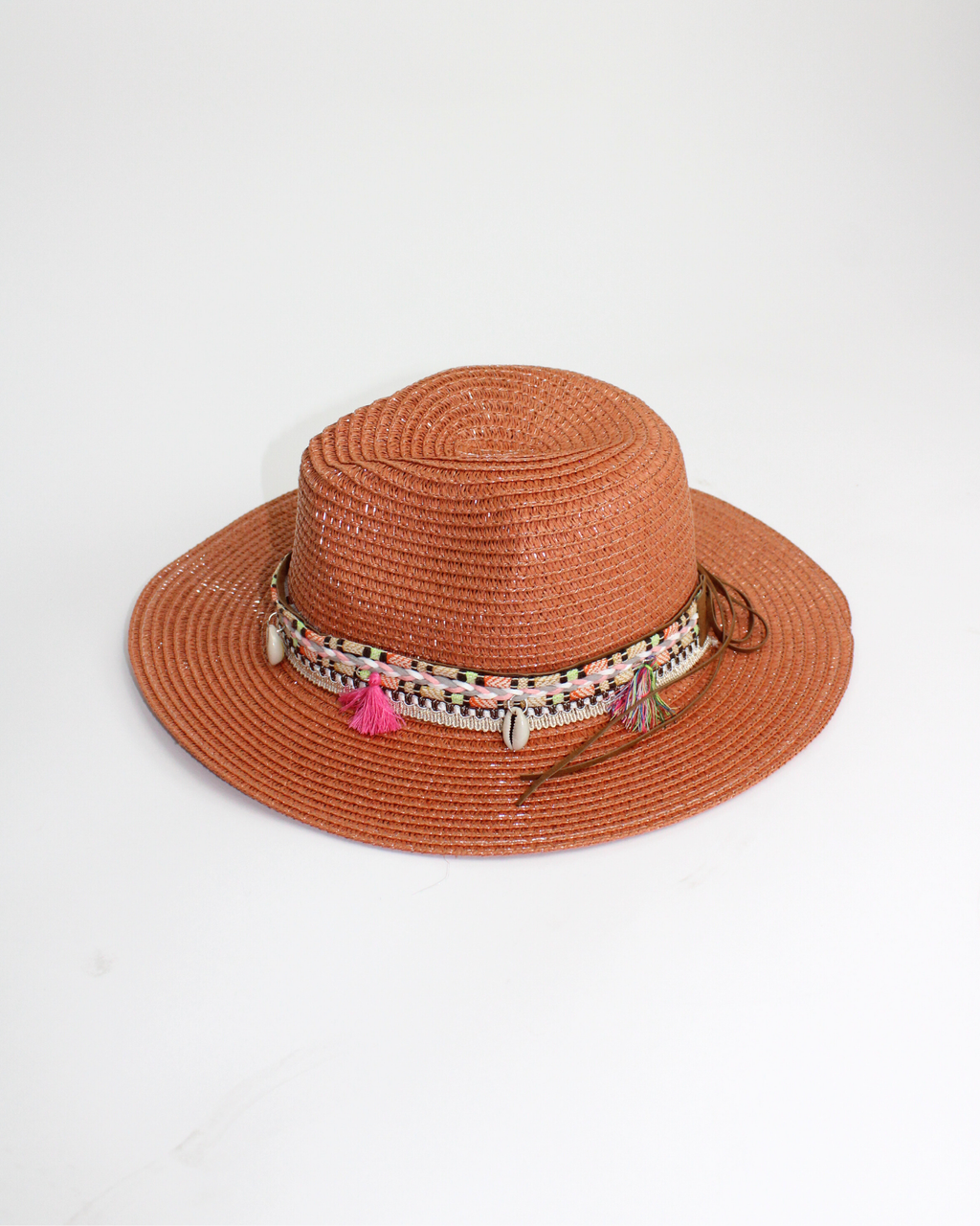 FH1187 Sombrero toquilla con motatas y conchas