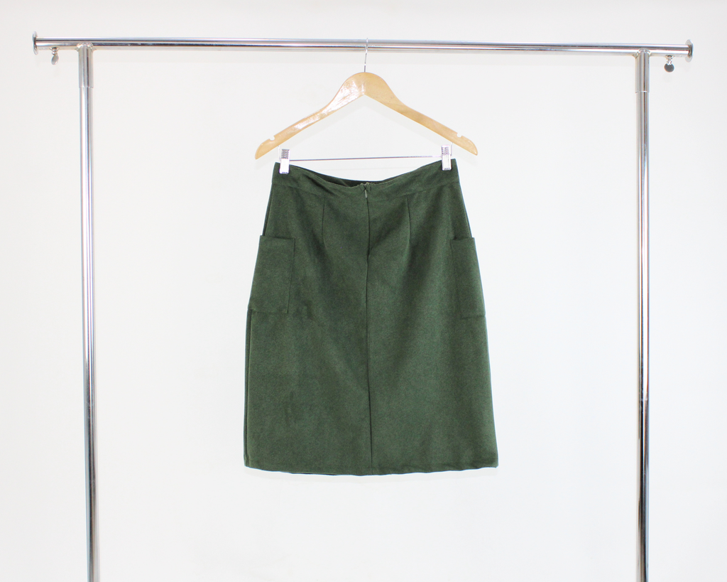 FG12410 Falda Gamuza Botones Bolsa Costado