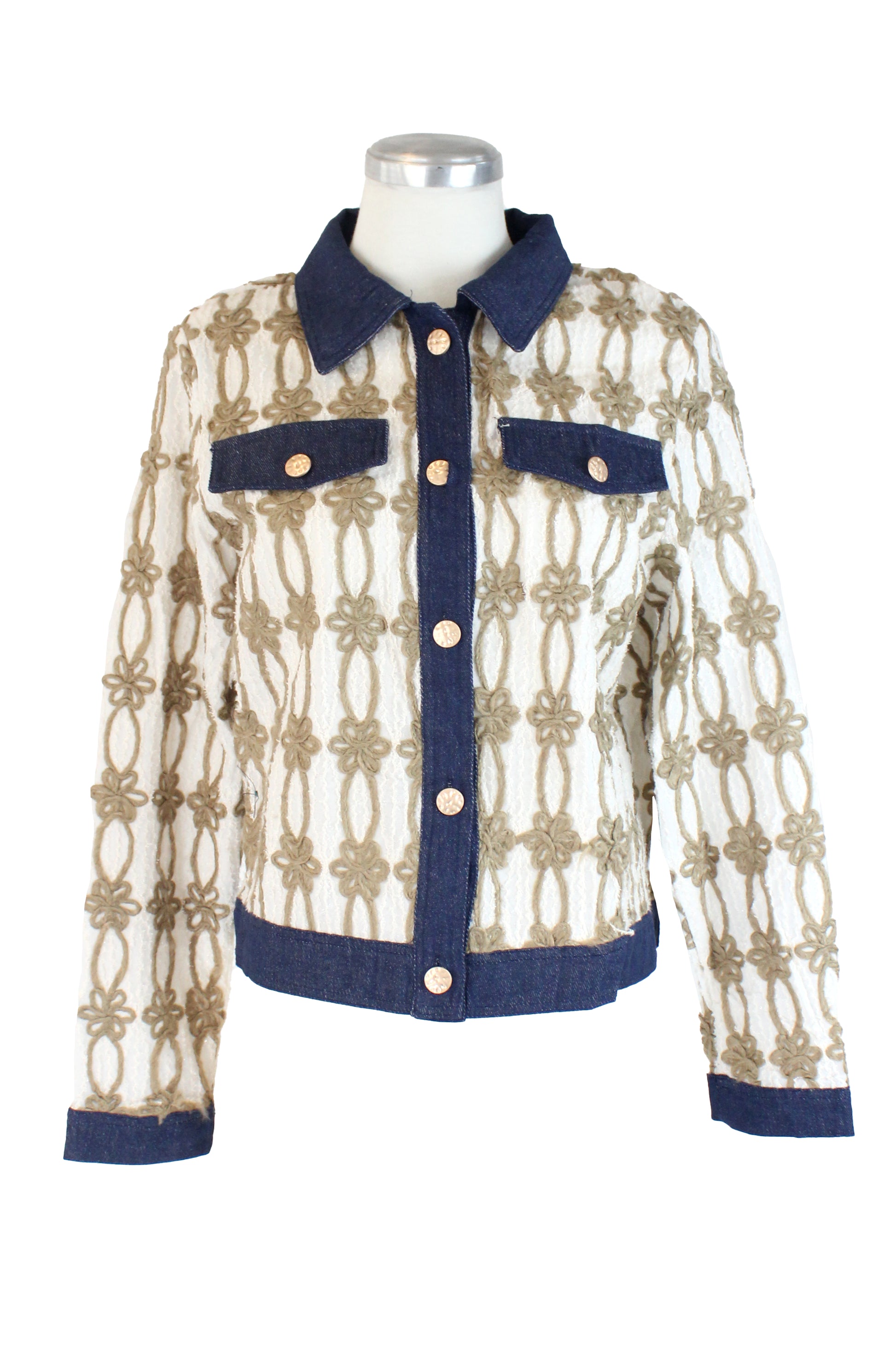 MK-0595 Camisa con Bordado de Flores y Detalles de Mezclilla