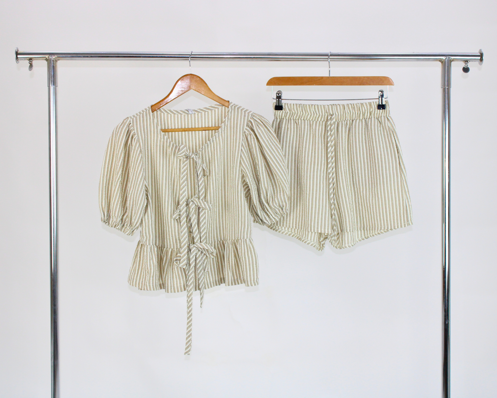 1154P12J Conjunto Popelina Blusa Moños y Short Rayado