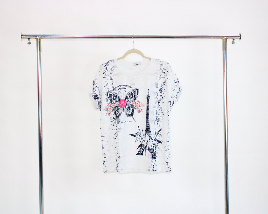 YA001 Blusa efecto roto torre, mariposa y piedras