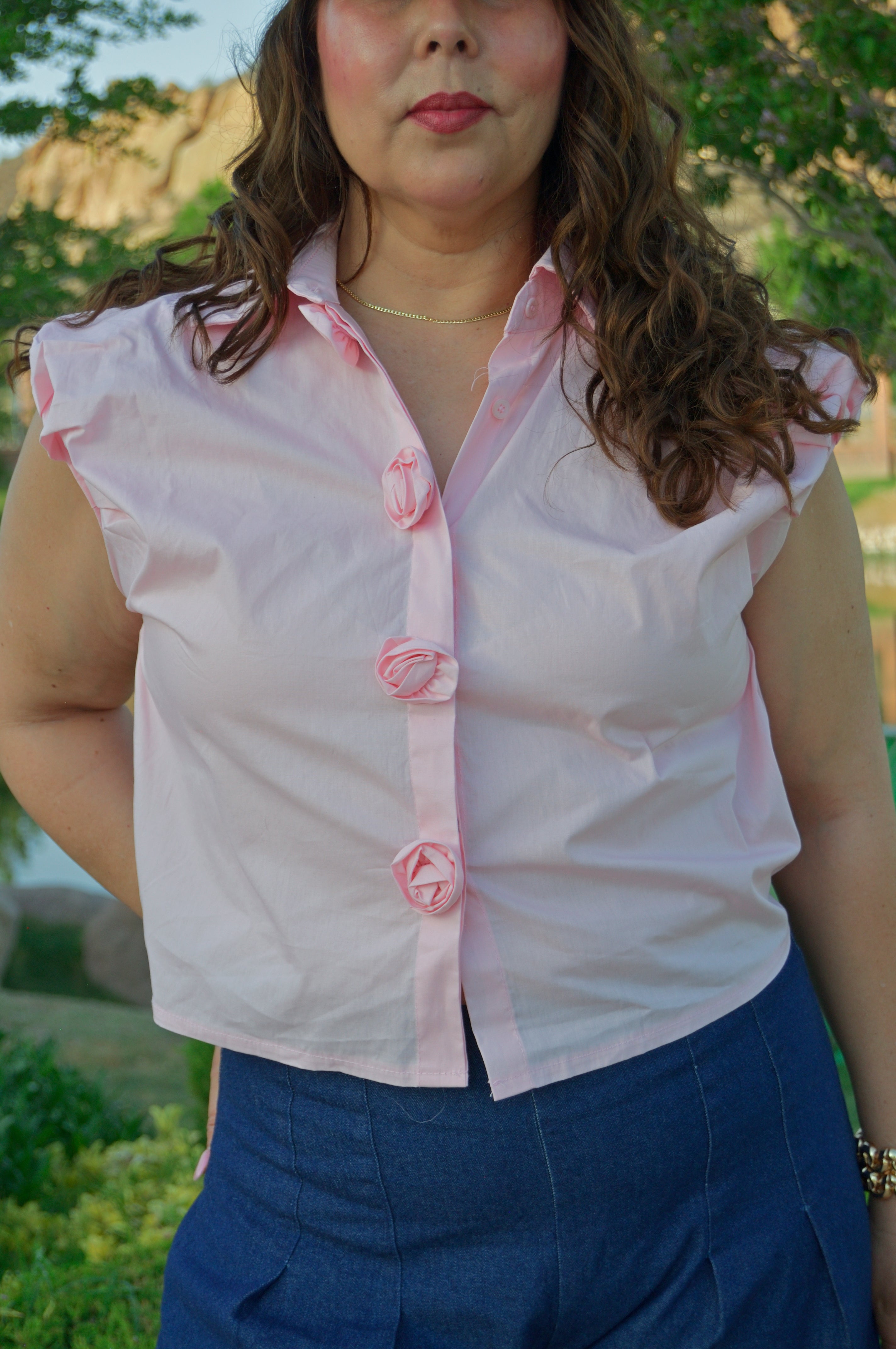 G250910J Camisa Sin Manga Botones de Tela Flor