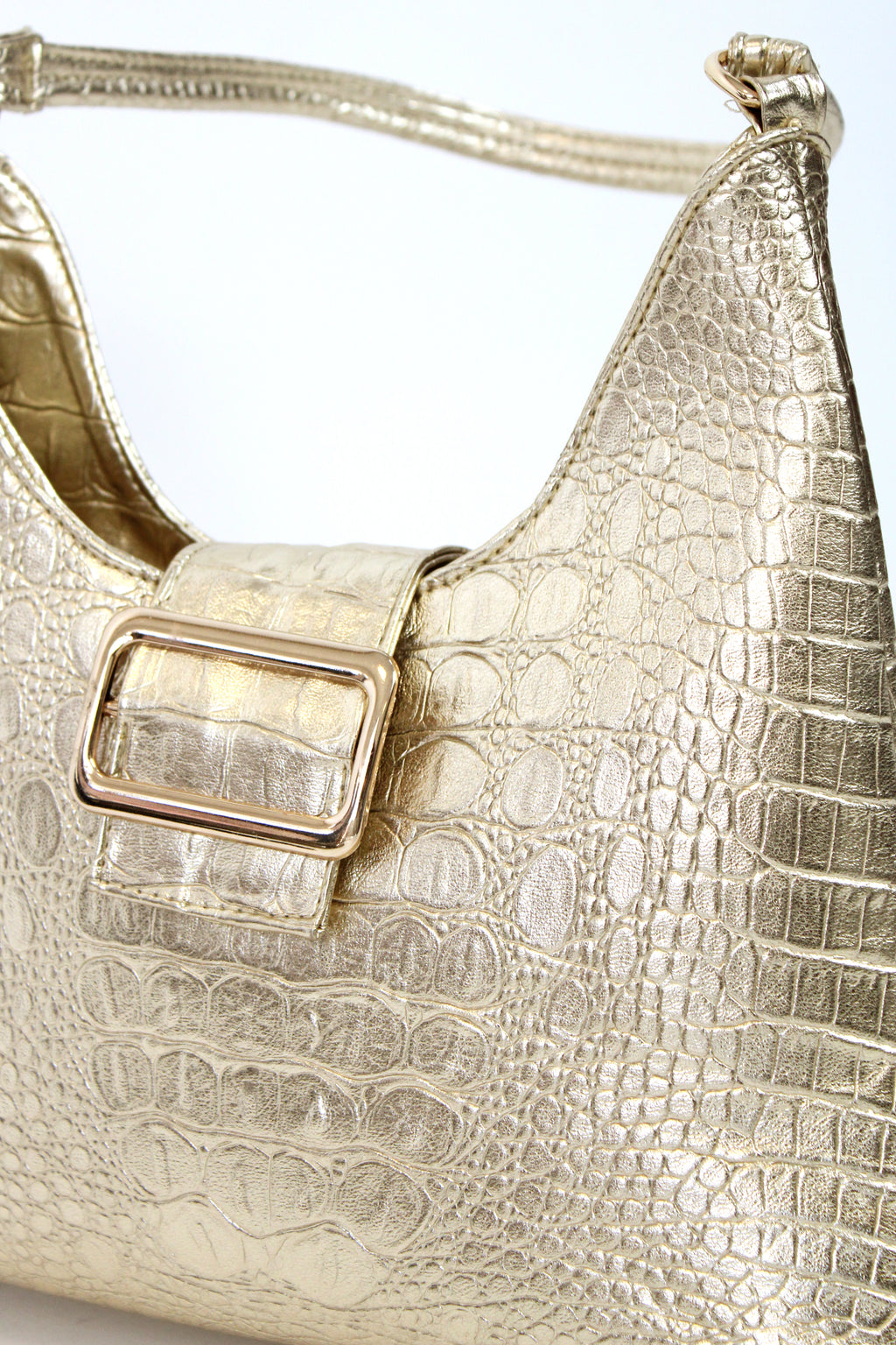 015 Bolsa Rigida Croc Dorada con Hebilla